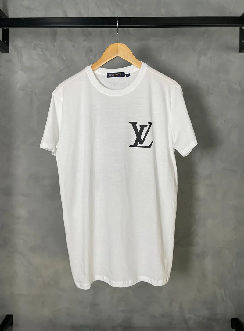 CAMISETA LOUIS VUITTON PRIMEIRA LINHA ESTAMPA NA FRENTE E NAS COSTAS