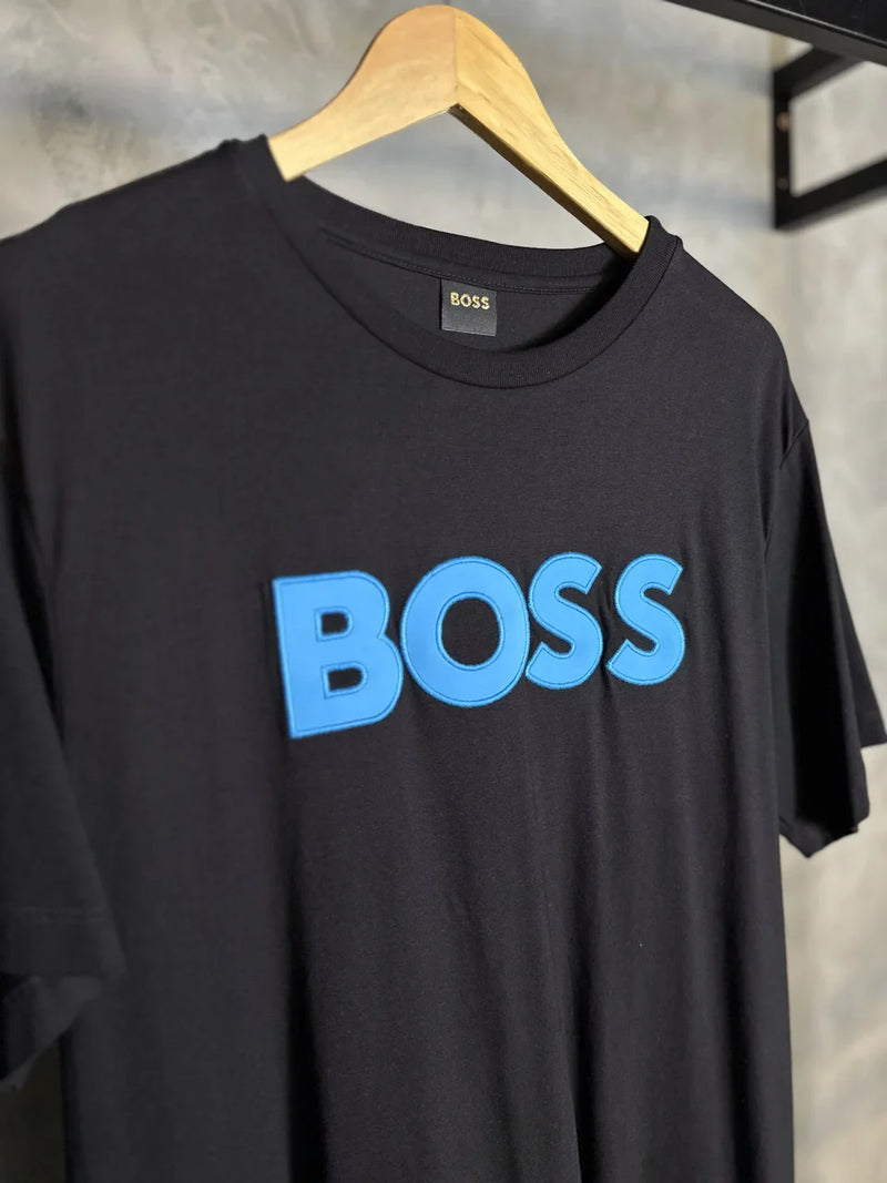 CAMISETA BOSS COM A ESTAMPA AZUL BEBE