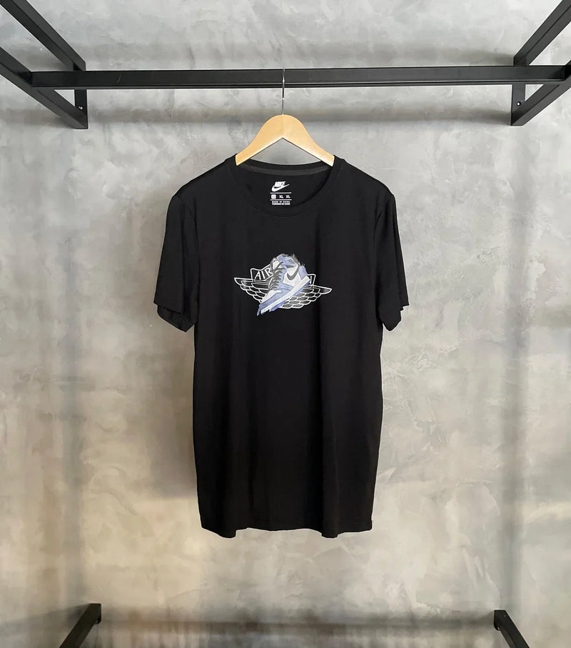 CAMISETA NIKE AIR COM JORDAN E ASAS