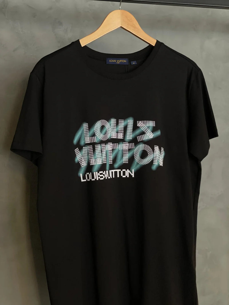 CAMISETA LOUIS VUITTON ESCRITA NOVA 2024